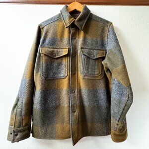 Filson Mackinaw Jac-Shirt in Dark Military Plaid(like new) Size Small